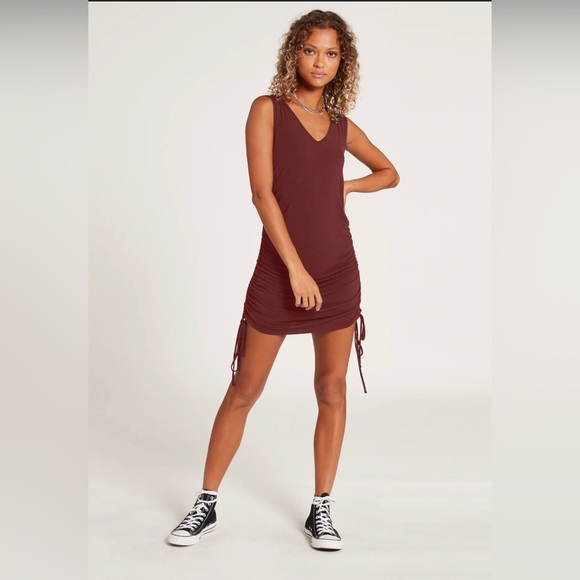 Volcom Dresses & Skirts - Volcom NWT Women’s Cinch Ur Here Tie Side Dress In Auburn Size S